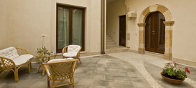 Kyanos Residence