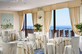 UNAHOTELS Capotaormina