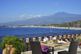 UNAHOTELS Capotaormina