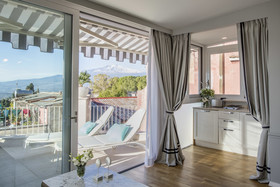 La Maladrina Apartments & Suites