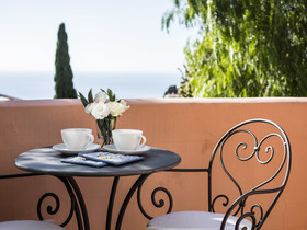 La Maladrina Apartments & Suites