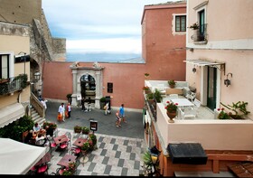 Porta di Mezzo Luxury B&B