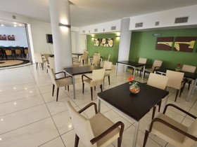 Palm Beach Hotel