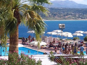 Perla del Golfo Resort