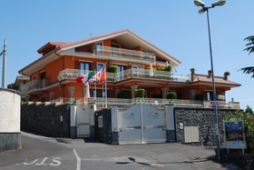 Etna Royal View