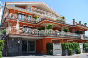 Etna Royal View