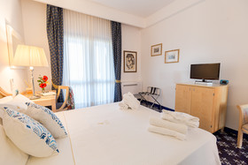 Hotel Eros