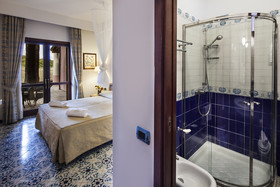 Hotel Eros