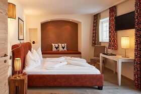 Dolomit Homes & Hotel