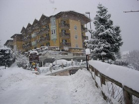 Alexander Hotel