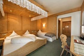 Aktiv & Familienhotel Adlernest