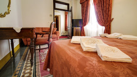 Hotel Portici