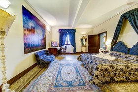Hotel Portici