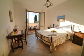Casa Vacanze  B & B Santa Caterina