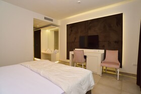 M2 Hotel
