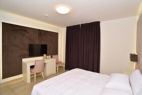 M2 Hotel