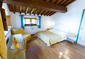 Tenuta La Lupa Country Hotel