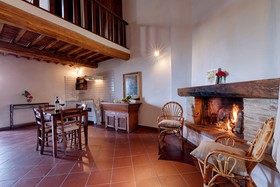 Bossi Di Sopra (Castello Di Bossi)