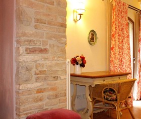 Private Room In Small Medieval Borgo