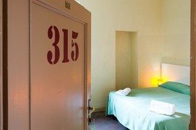 7 Santi Hostel