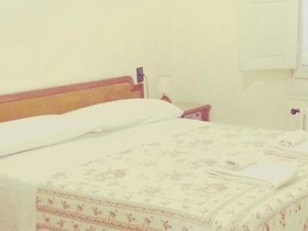 Antonia House