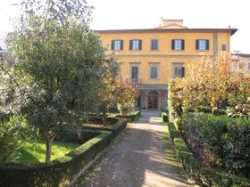Casa Santo Nome di Gesu
