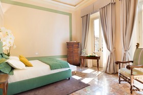Luxury Bed and Breakfast Cerretani Palace