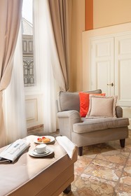 Luxury Bed and Breakfast Cerretani Palace