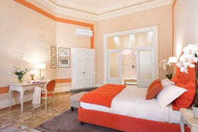 Luxury Bed and Breakfast Cerretani Palace