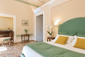 Luxury Bed and Breakfast Cerretani Palace