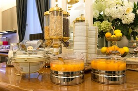 De La Pace, Sure Hotel Collection by Best Western