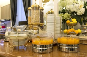 De La Pace, Sure Hotel Collection by Best Western