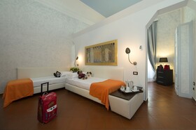 De La Pace, Sure Hotel Collection by Best Western