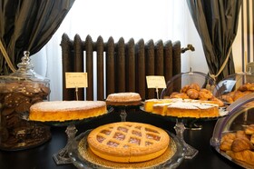 De La Pace, Sure Hotel Collection by Best Western