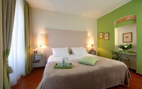 De La Pace, Sure Hotel Collection by Best Western