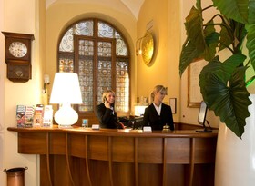 De La Pace, Sure Hotel Collection by Best Western