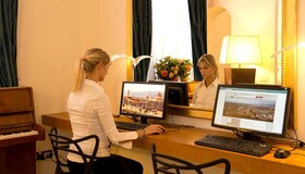 De La Pace, Sure Hotel Collection by Best Western