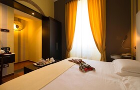 De La Pace, Sure Hotel Collection by Best Western