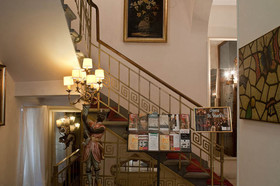 De Rose Hotel