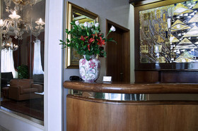 De Rose Hotel