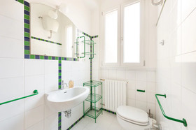 Downtown Apt Quiet with Terrace and Lift