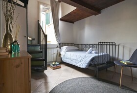 Few Steps to The Duomo