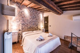 Few Steps to The Duomo