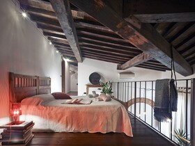 Few Steps to The Duomo