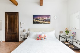 Florence Liona Apartments