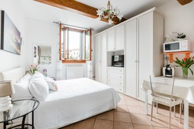 Florence Liona Apartments