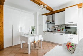 Florence Liona Apartments