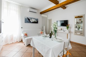 Florence Liona Apartments