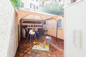 Florence Liona Apartments