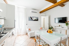 Florence Liona Apartments